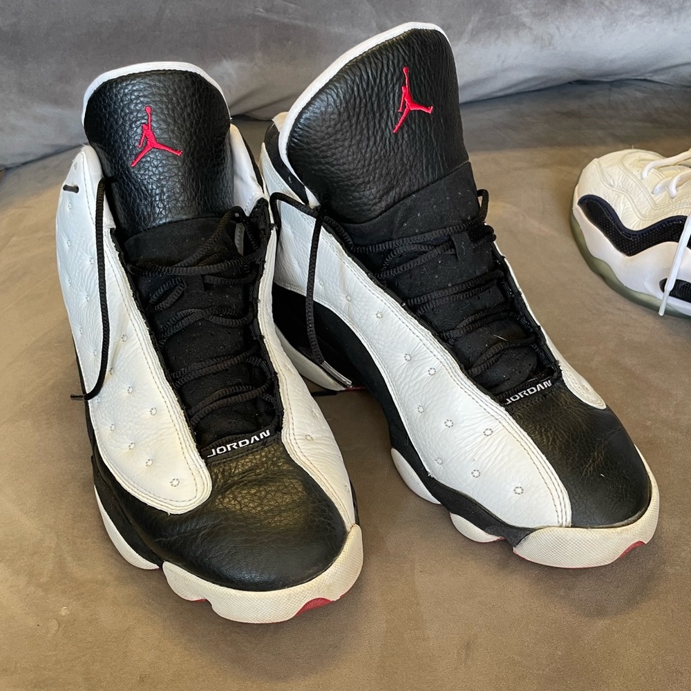 AIR JORDAN 13 RETRO (GS)  SIZE 13 BLACK/VARSITY RED-WHITE